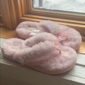 Ugg Fluff Flip Flop Size 6 Seashell Pink